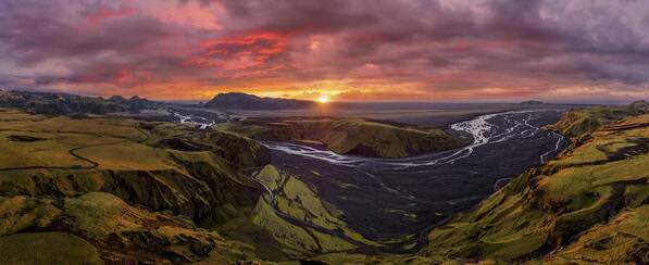 Photograph Markus Van Hauten The Highland View on One Eyeland