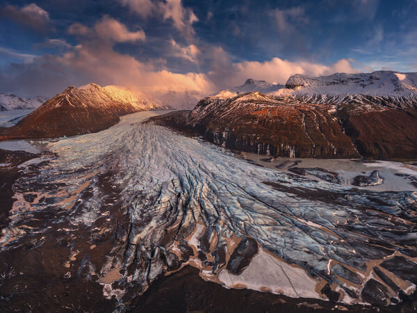 Photograph Pawel Uchorczak Iceland on One Eyeland