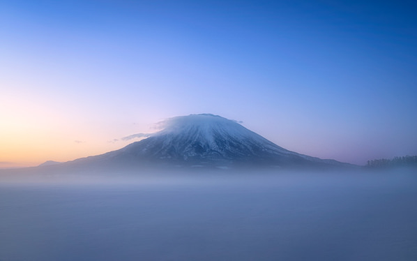 Photograph Yuusei Nagahata Ezo Fuji Hazy In The Fog on One Eyeland