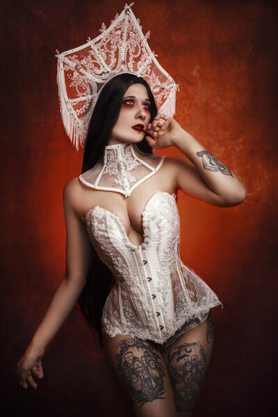Photograph Valentina Malavenda White Queen on One Eyeland