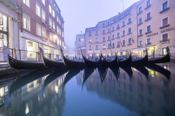 Photograph Thomas Gutschi Venice Night on One Eyeland