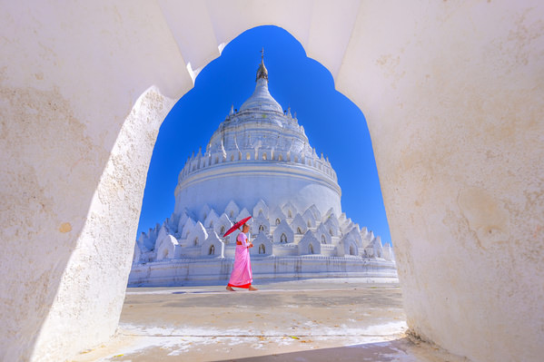 Photograph Kyaw Zay Yar Lin Tradition on One Eyeland