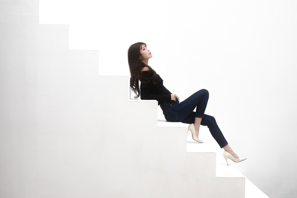 Photograph Setsuna Kurouzu Steps on One Eyeland