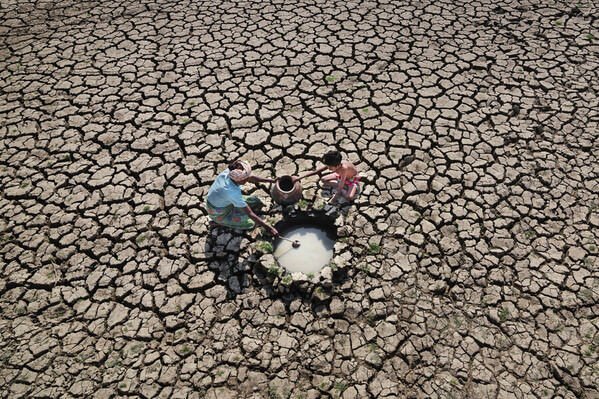 Photograph Kyaw Zay Yar Lin Drought And Life on One Eyeland