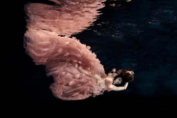 Photographie Stephan Ernst Une danse immergée de la beauté sur un seul œil