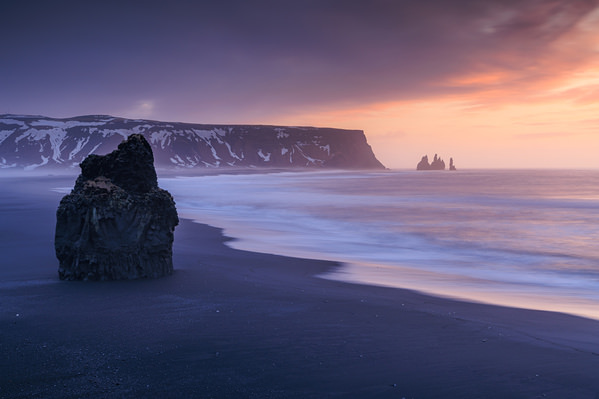 Photograph Tomoaki Katsuba Reynisfjara on One Eyeland