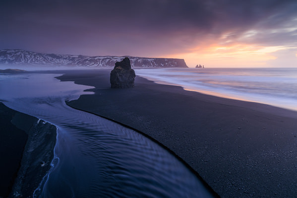 Photograph Tomoaki Katsuba Reynisfjara on One Eyeland