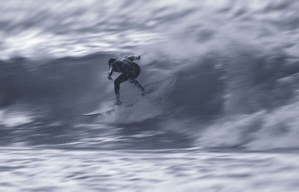 Photograph Steve Turner Flying Right on One Eyeland