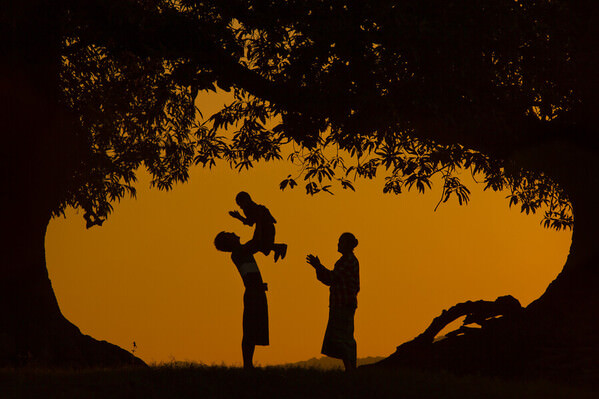 Photograph Kyaw Zay Yar Lin Happy Family on One Eyeland