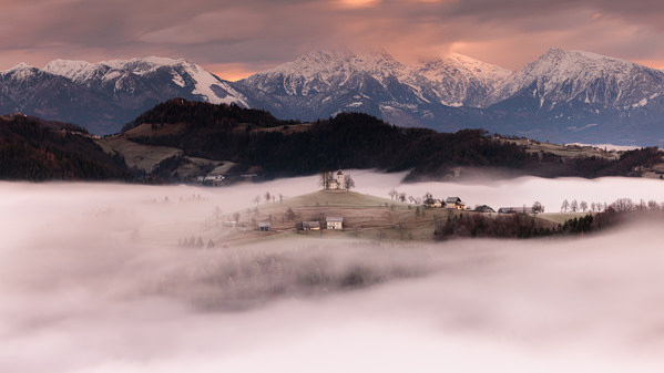 Photograph Tomoaki Katsuba Sveti Tomaz on One Eyeland