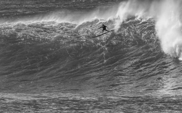 Photograph Steve Turner Finns Out And Screaming on One Eyeland