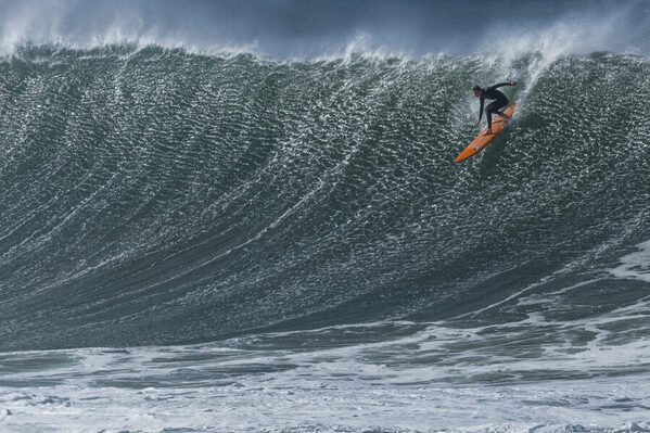 Photograph Steve Turner Flying Orange on One Eyeland