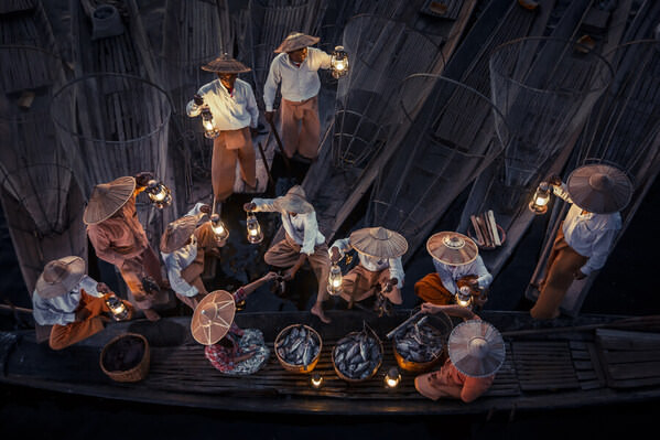 Photograph Kyaw Zay Yar Lin Selling on One Eyeland