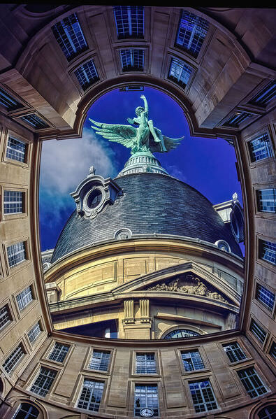 Photograph Larry Hamill Paris on One Eyeland