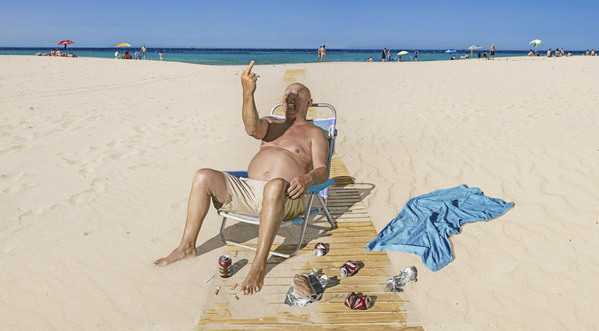 Photograph Ben Welsh Beach People on One Eyeland