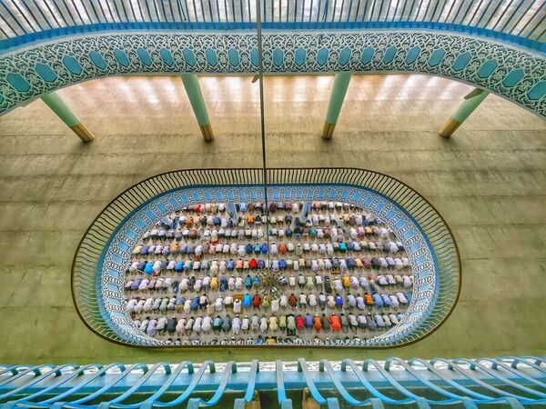 Photograph Azim Khan Ronnie Prayer on One Eyeland