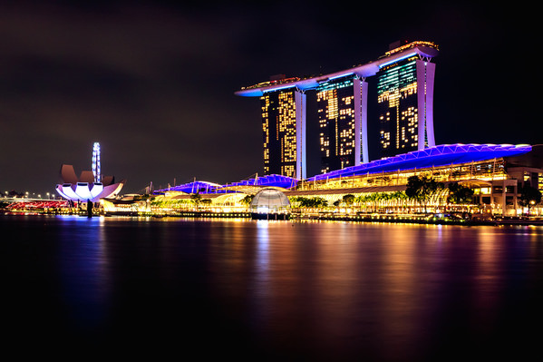 Photograph Ruslan Bolgov Night Stories Of Marina Bay on One Eyeland