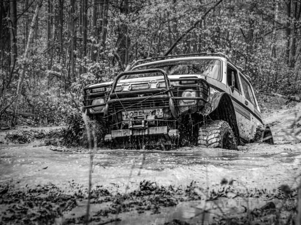 Photograph Anastasiya Volgina Off Road on One Eyeland