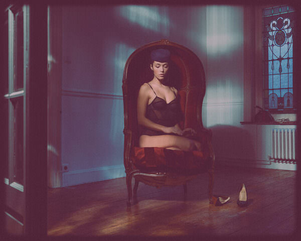 Photograph Thierry Smets Bourgeoise 2 on One Eyeland