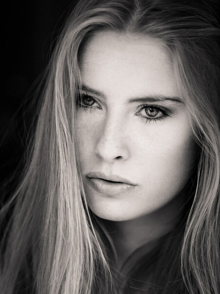 Photograph Thierry Smets Camille 1 on One Eyeland