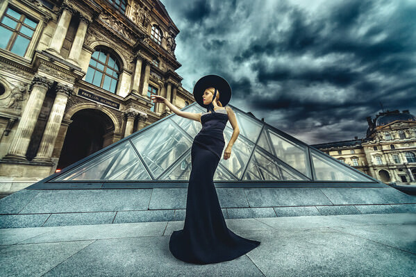 Photograph Ruslan Bolgov Evadez Vous Au Louvre on One Eyeland