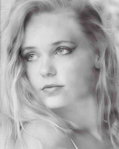 Photograph Thierry Smets Danae on One Eyeland