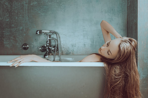 Photograph Thierry Smets Le Bain on One Eyeland