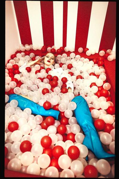 Photograph Ruslan Bolgov Bubbles Bath on One Eyeland