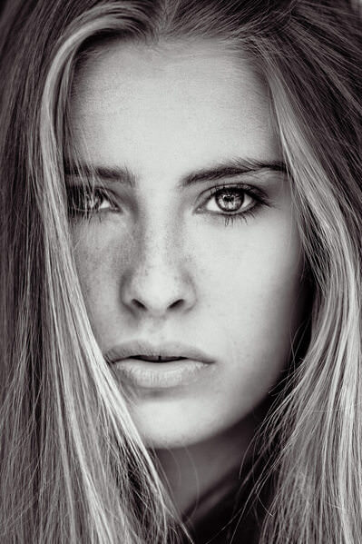 Photograph Thierry Smets Camille on One Eyeland