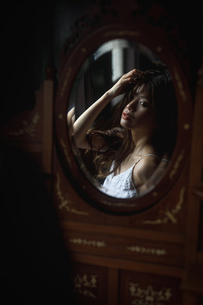 Photograph Setsuna Kurouzu Mirror on One Eyeland