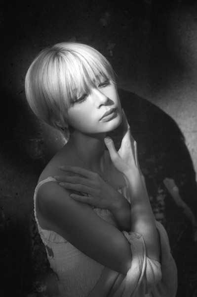 Photograph Setsuna Kurouzu Portrait on One Eyeland