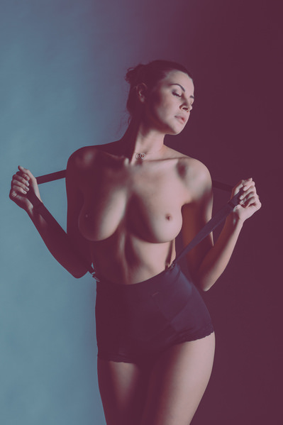 Photograph Thierry Smets Olga on One Eyeland