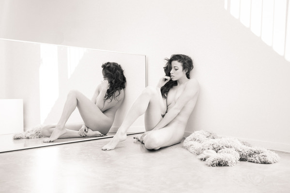 Photograph Thierry Smets Clara on One Eyeland
