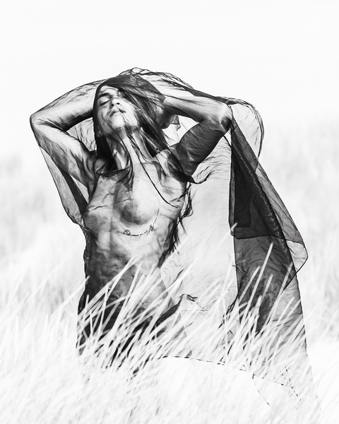 Photograph Thierry Smets Spiderwoman on One Eyeland