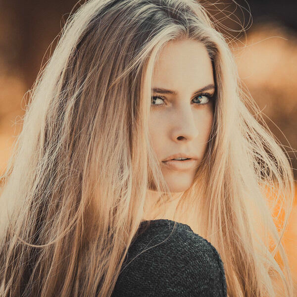 Photograph Thierry Smets La Blonde on One Eyeland