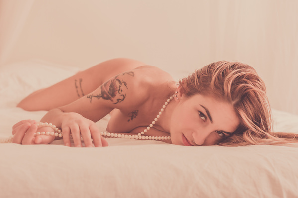 Photograph Thierry Smets Le Collier De Sophia on One Eyeland