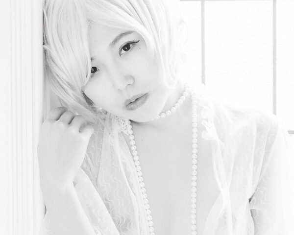 Photograph Thierry Smets Miyu on One Eyeland