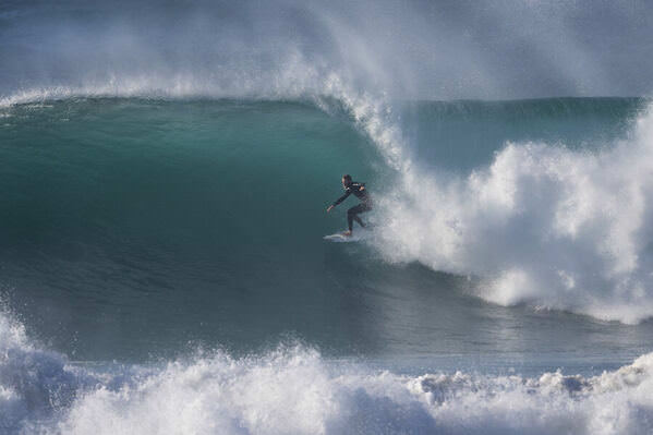 Photograph Steve Turner Perfect Wave on One Eyeland
