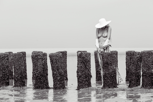 Photograph Thierry Smets Barrage on One Eyeland