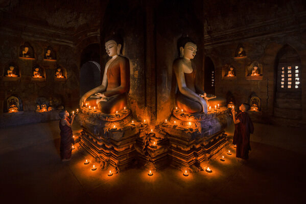 Photograph Kyaw Zay Yar Lin Pray on One Eyeland