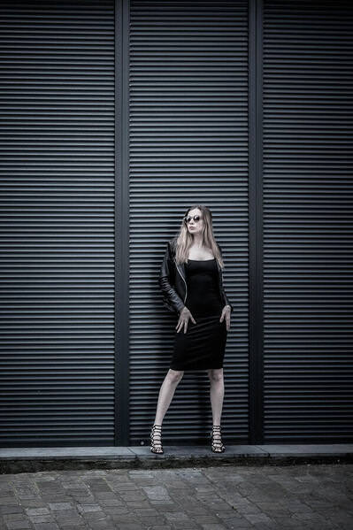 Photograph Thierry Smets La Posture on One Eyeland