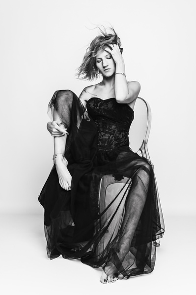 Photograph Thierry Smets Fashion Victime on One Eyeland