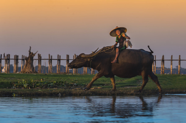 Photograph Kyaw Zay Yar Lin Happy Time on One Eyeland
