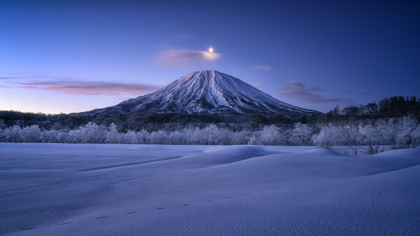Photograph Yuusei Nagahata Snowy Landscape With Moonlight on One Eyeland