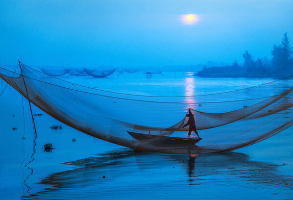 Photograph Aung Chan Thar Fishing on One Eyeland