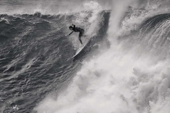 Photograph Steve Turner Taking The Drop on One Eyeland