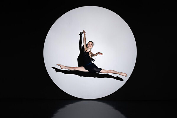Photograph Silvie Lintimerova Balet Jump on One Eyeland