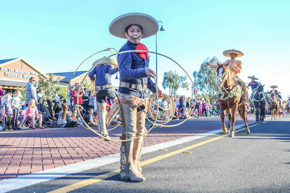 Photograph Arianna Grainey Qc Holiday Parade on One Eyeland