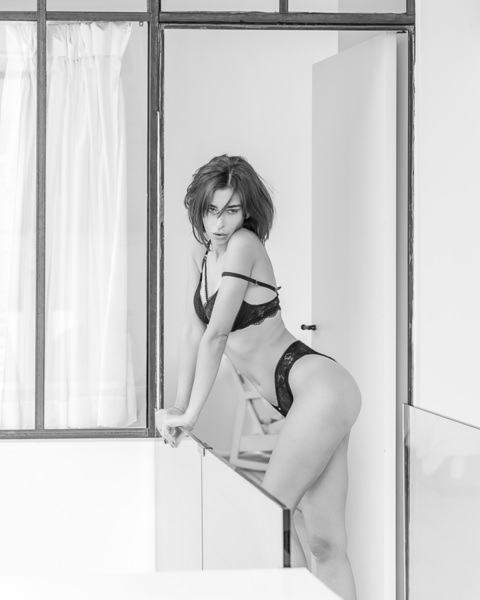 Photograph Thierry Smets Celine on One Eyeland