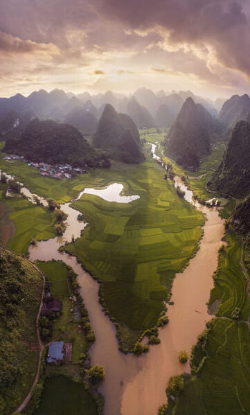 Photograph Daniel Vine Garcia Cao Bang on One Eyeland